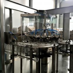 Soda beverage filling machine in glass bottle