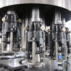 Alchol filling machine into glass bottle